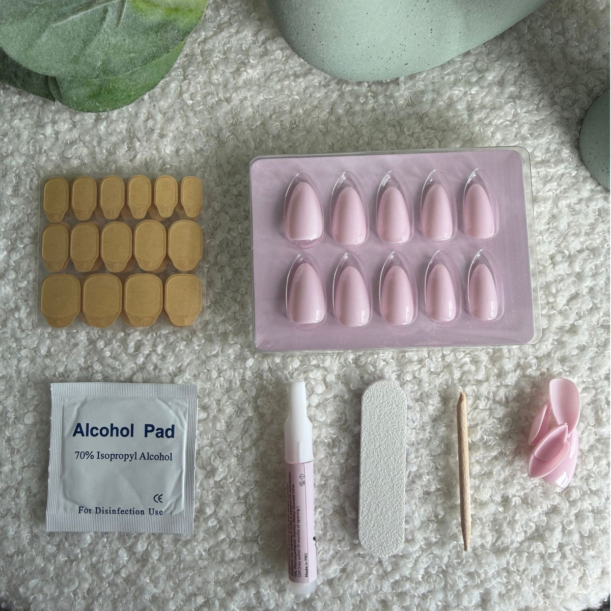 Victoria | Short Almond